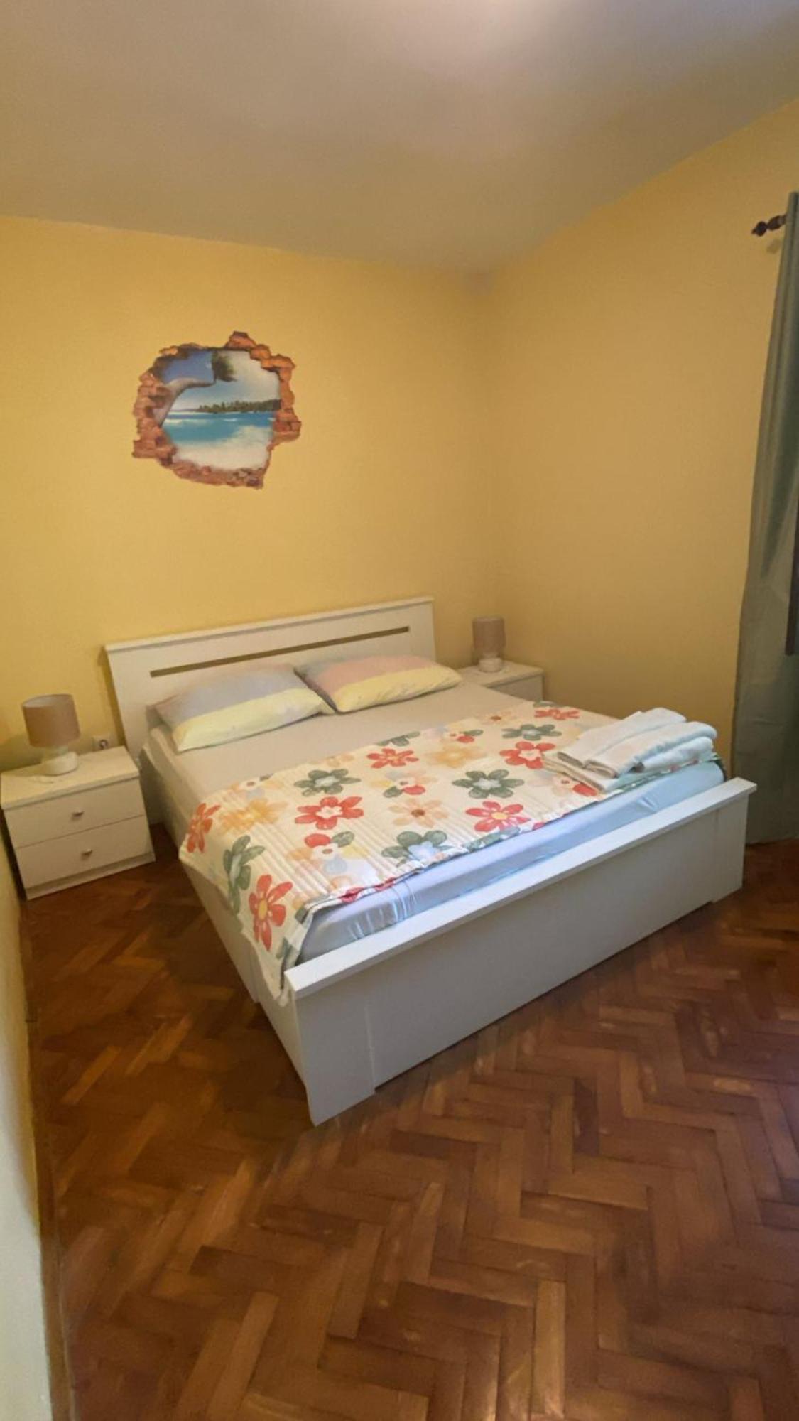 Apartmani Marija Povljana Ngoại thất bức ảnh