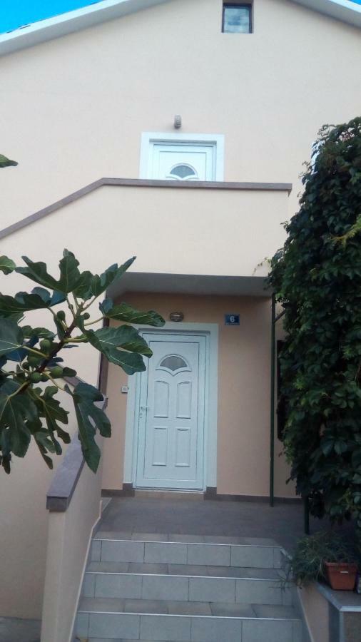 Apartmani Marija Povljana Ngoại thất bức ảnh